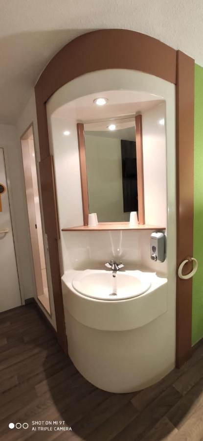 Glisy Hotel Екстер'єр фото